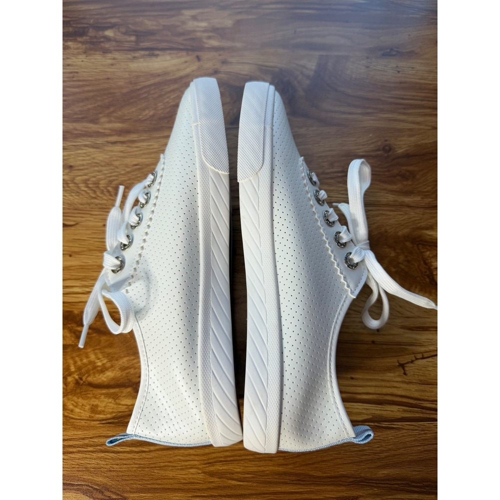 Tommy Bahama Women's White Perforated Rhinestone Eyelet Sneakers Size 8 NWOTS - Picture 4 of 9